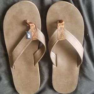 Vineyard Vines flip flops